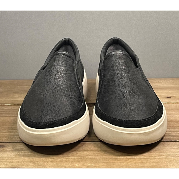 Vionic Women's Kearny Sneaker Size 7 Wide Black Leather Slip On Flat - Picture 3 of 15